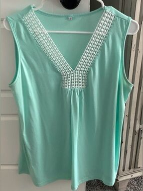 🕊️Mint V-Neck Embroidered Top